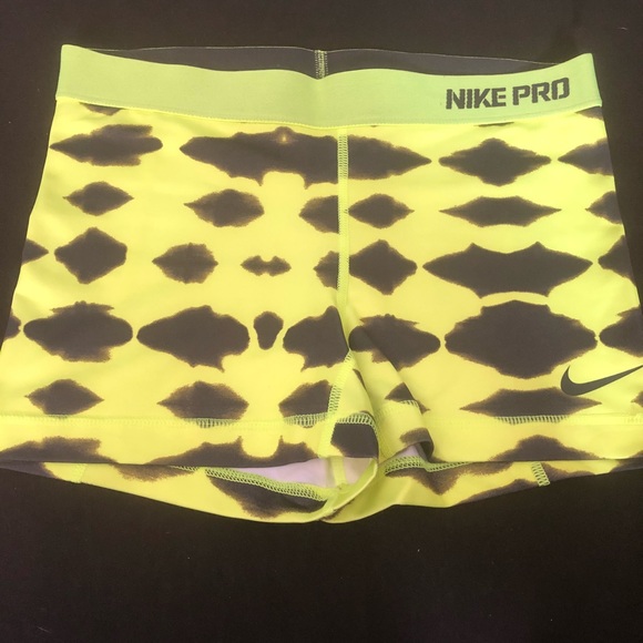 Nike Other - Nike Pro Medium